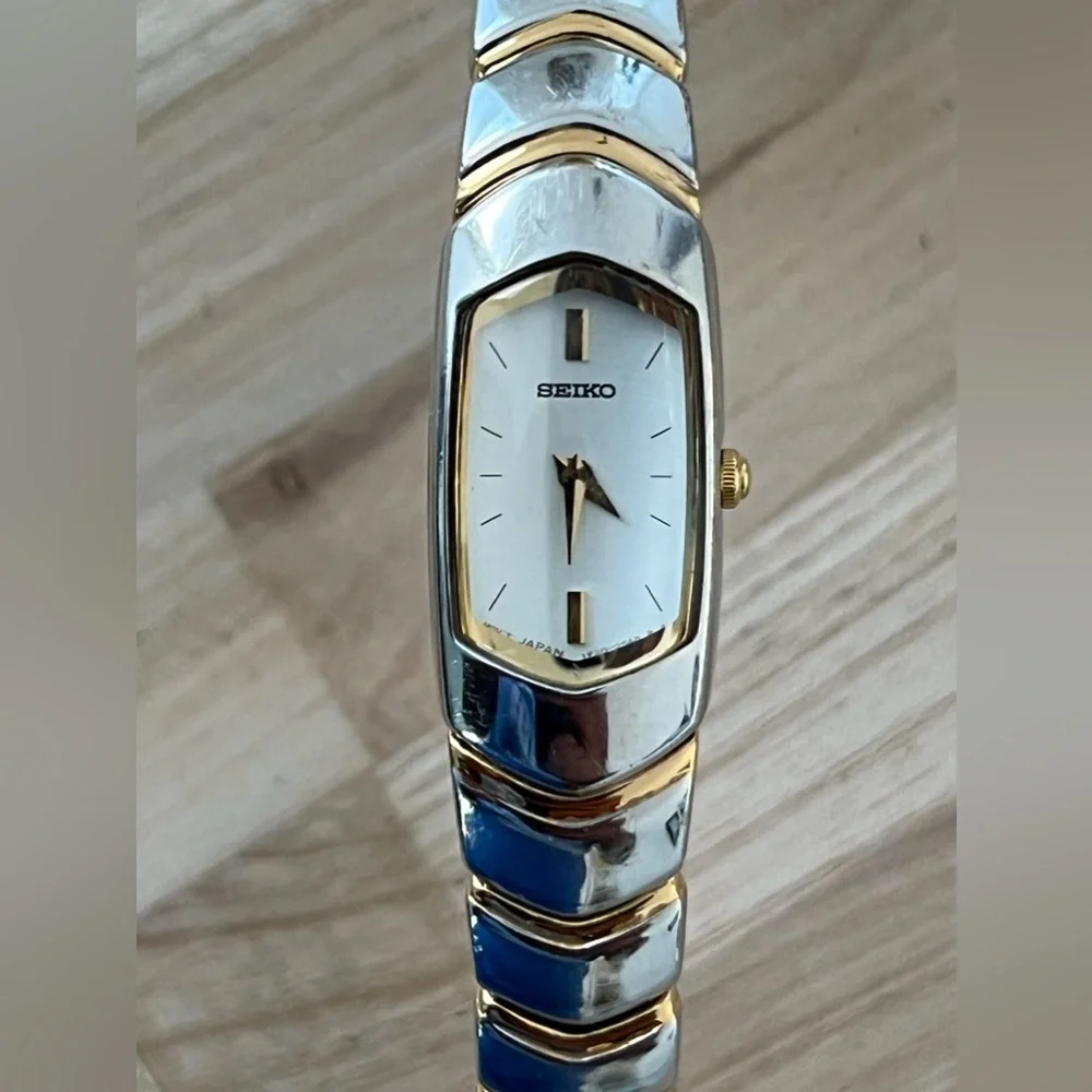 Seiko Rare Vintage Ladies Watch Curved Crystal White Dial Two-Tone Bracelet